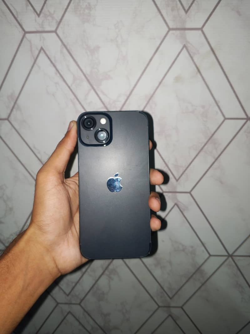 Apple iPhone 13 2