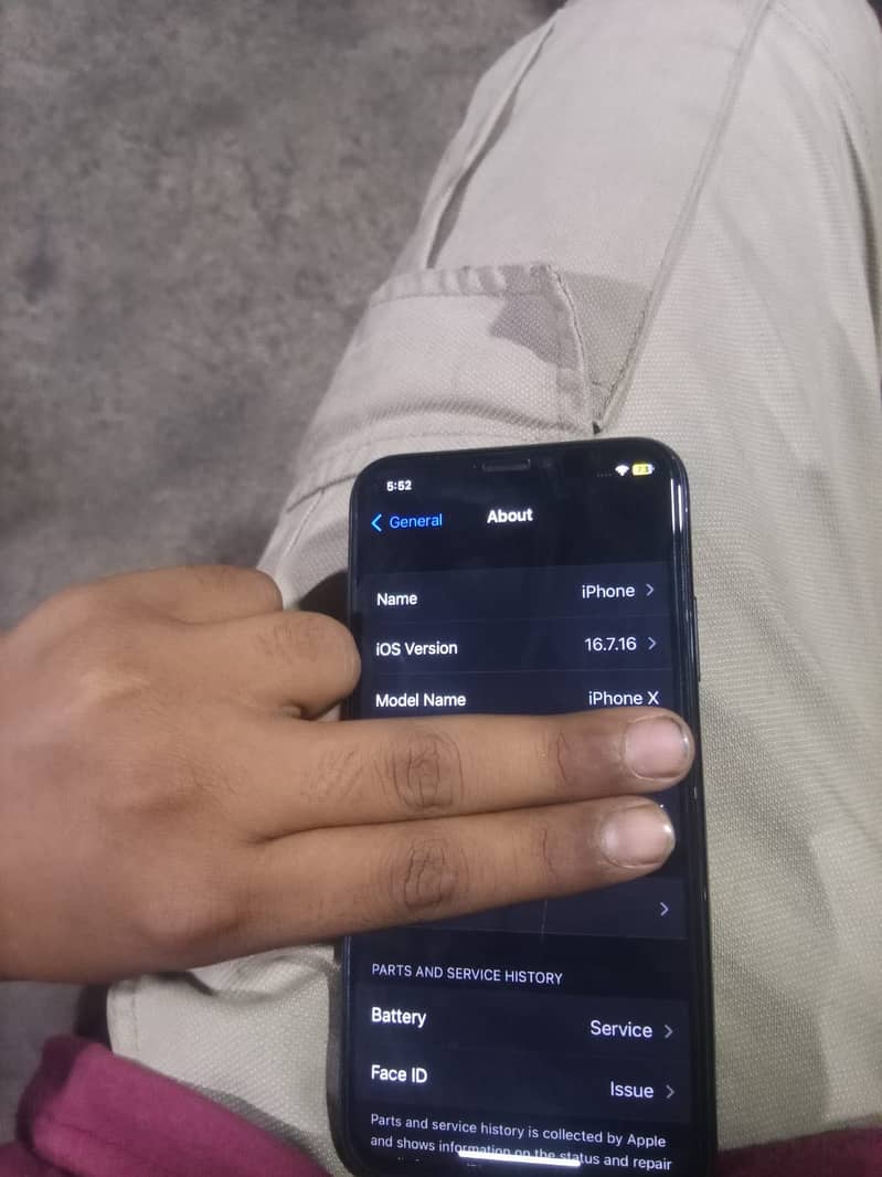 Apple iPhone X 4