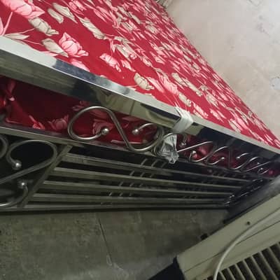 bed and matress