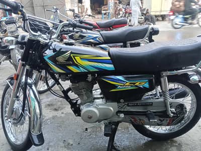 Honda 125 new condition only 3000 drive