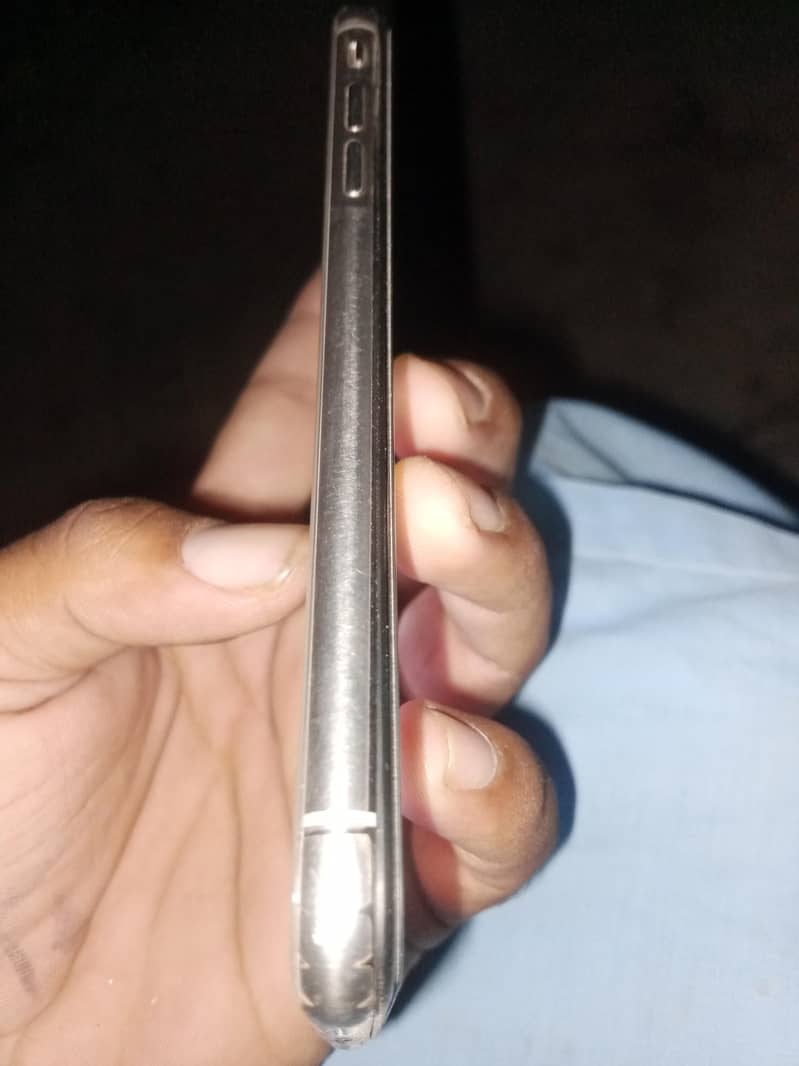 Apple iPhone X 3