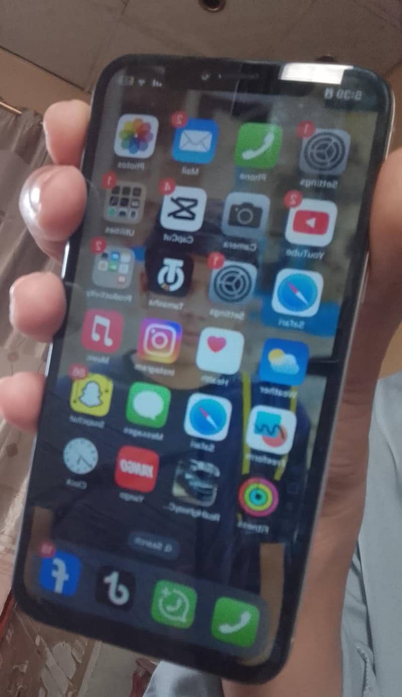 Apple iPhone X 3
