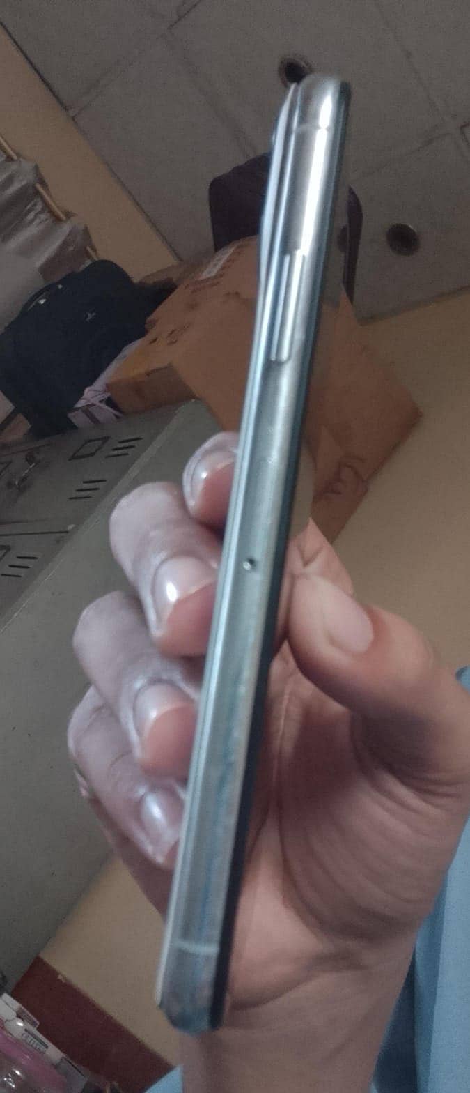 Apple iPhone X 4