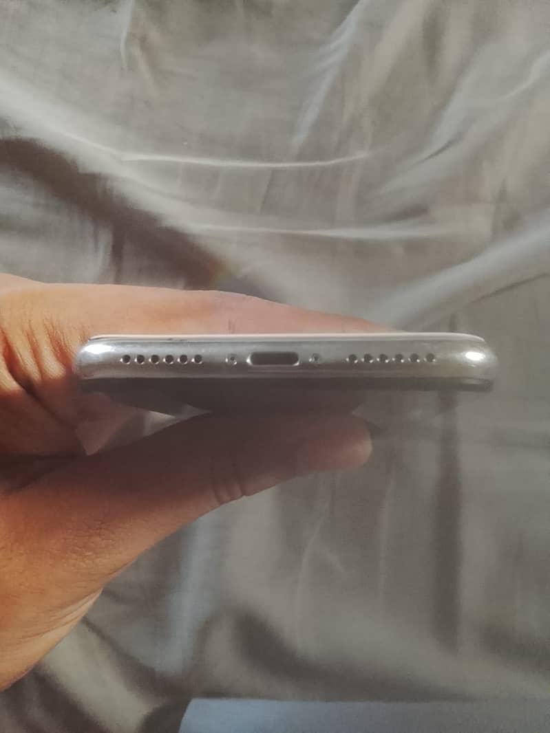 Apple iPhone X 5