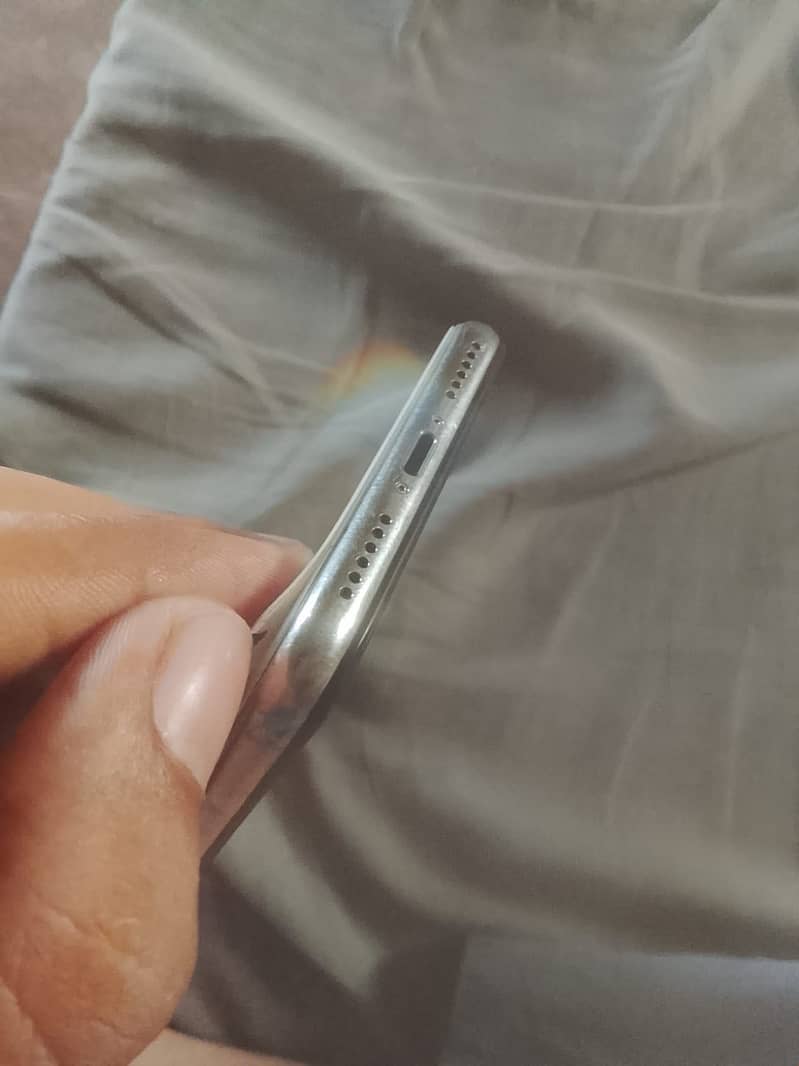 Apple iPhone X 6