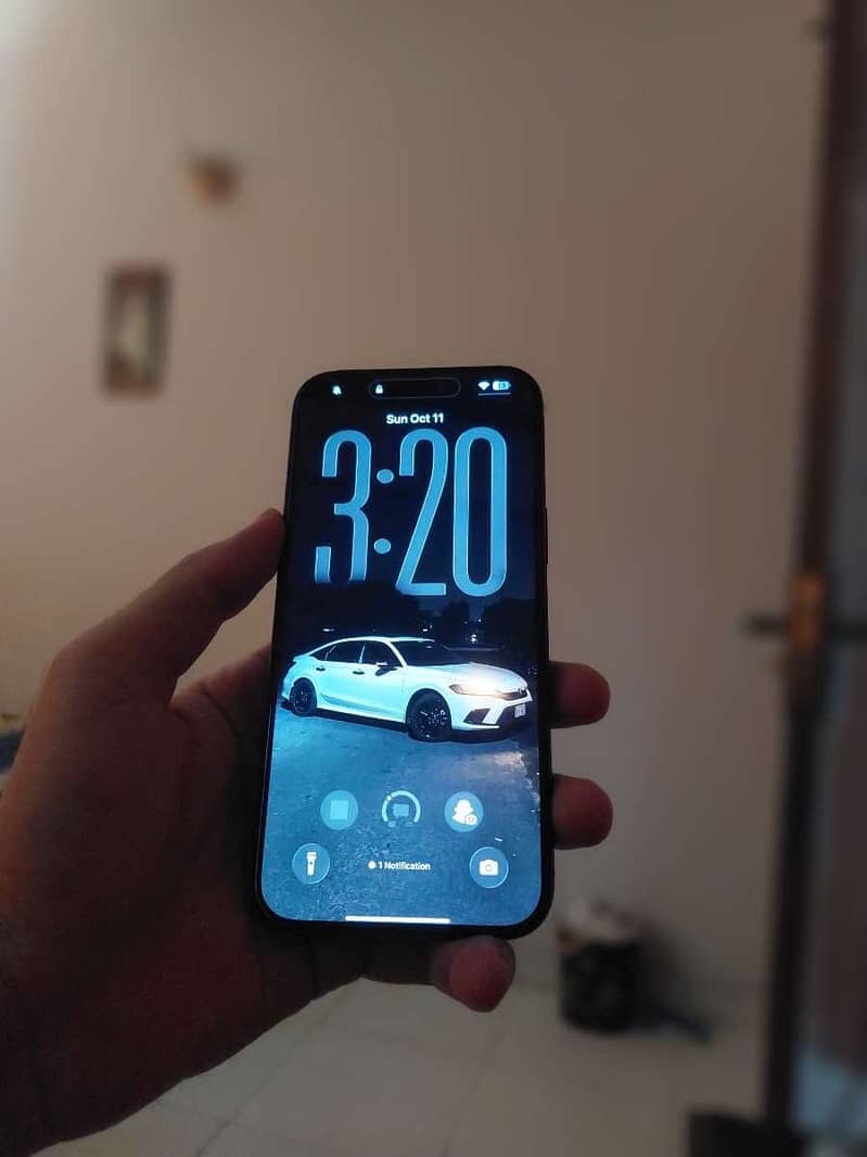 Apple iPhone 17 Pro Max 4