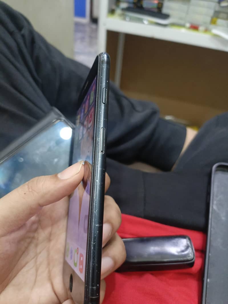 Apple iPhone 7 Plus 1