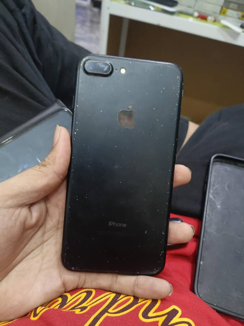 Apple iPhone 7 Plus 5