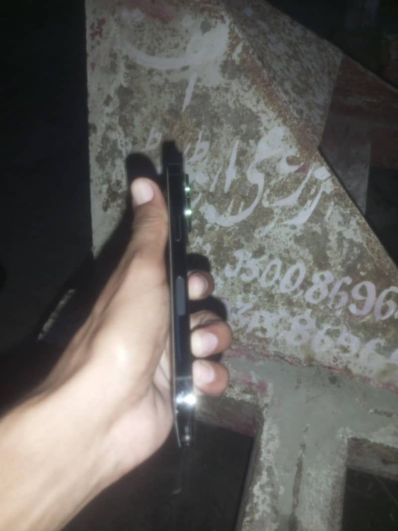 Apple iPhone 13 Pro 2
