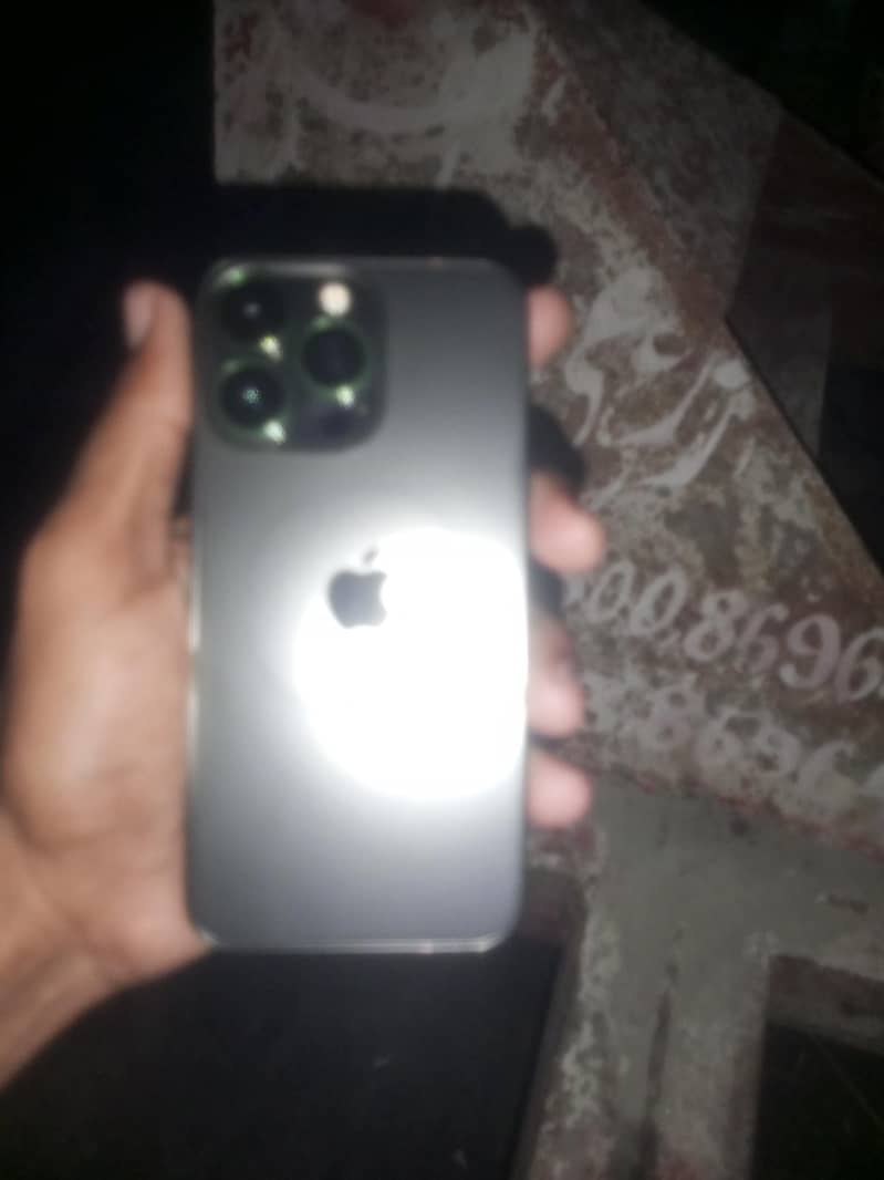 Apple iPhone 13 Pro 3