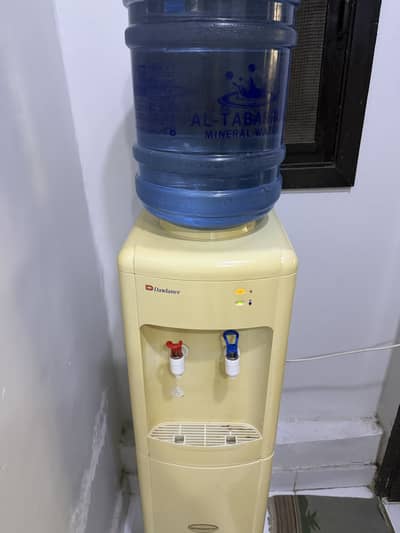 Dawlance water dispenser
