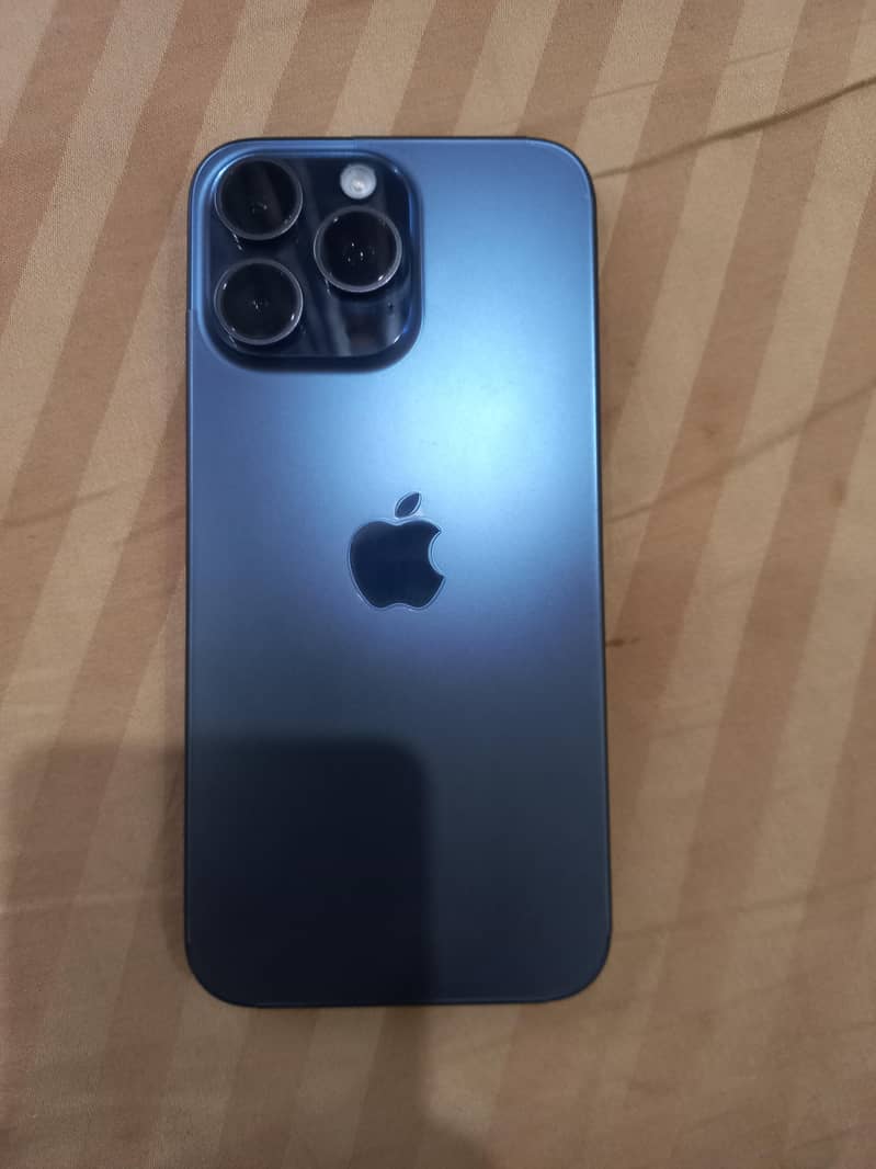 Apple iPhone 15 Pro Max 0