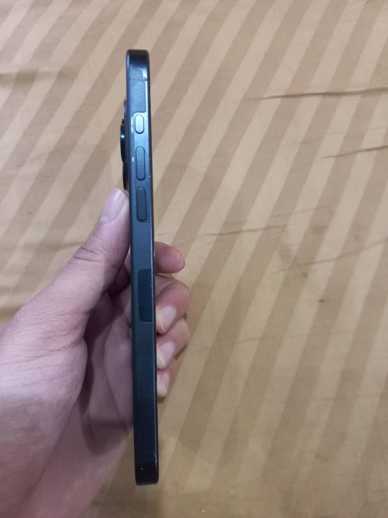 Apple iPhone 15 Pro Max 1