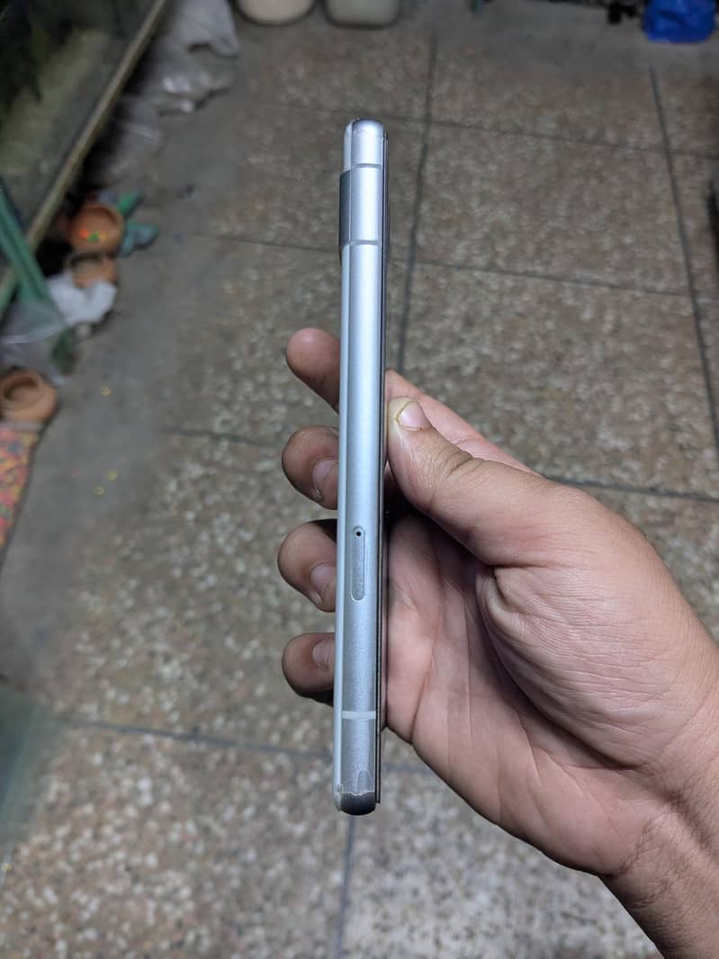 Google Pixel 7a 4