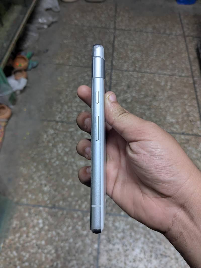 Google Pixel 7a 5