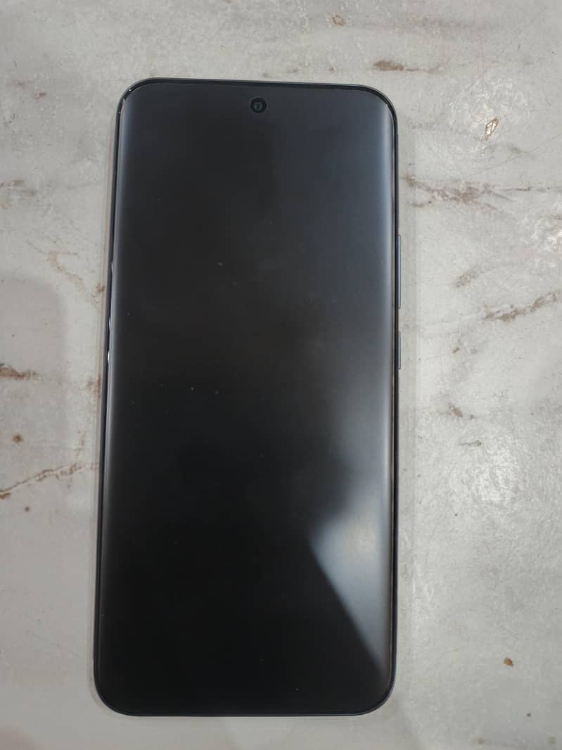 Tecno CAMON 40 Pro + 1
