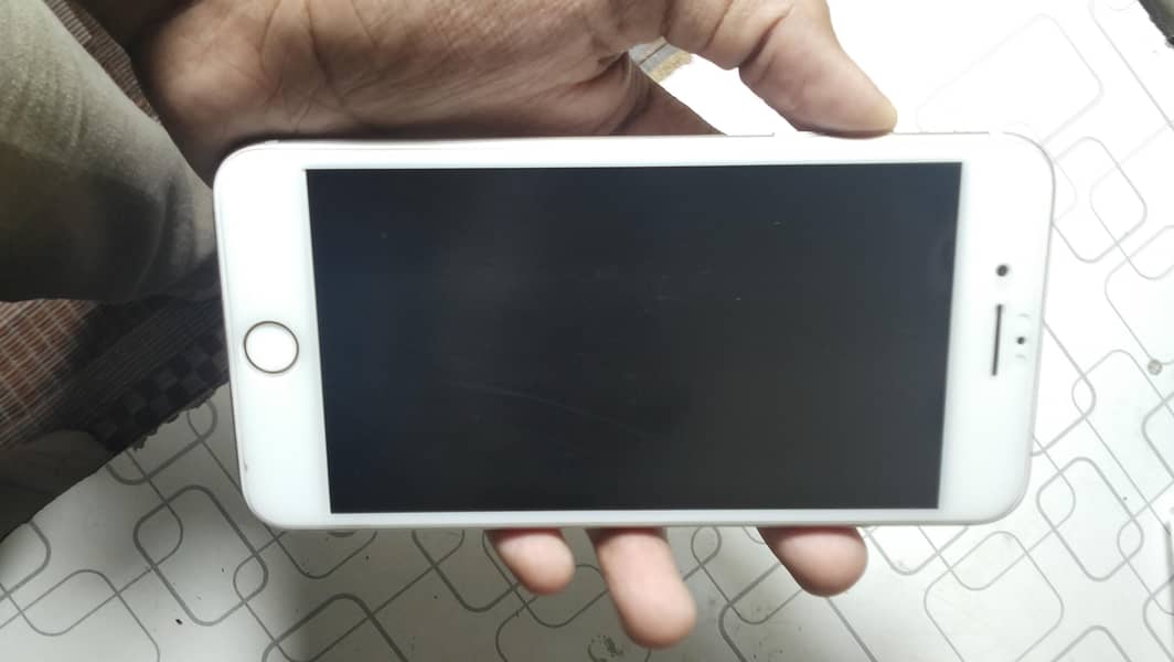 Apple iPhone 7 Plus 3