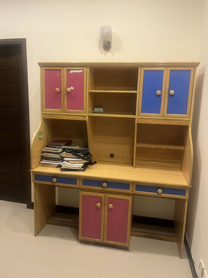 Kids study table 0