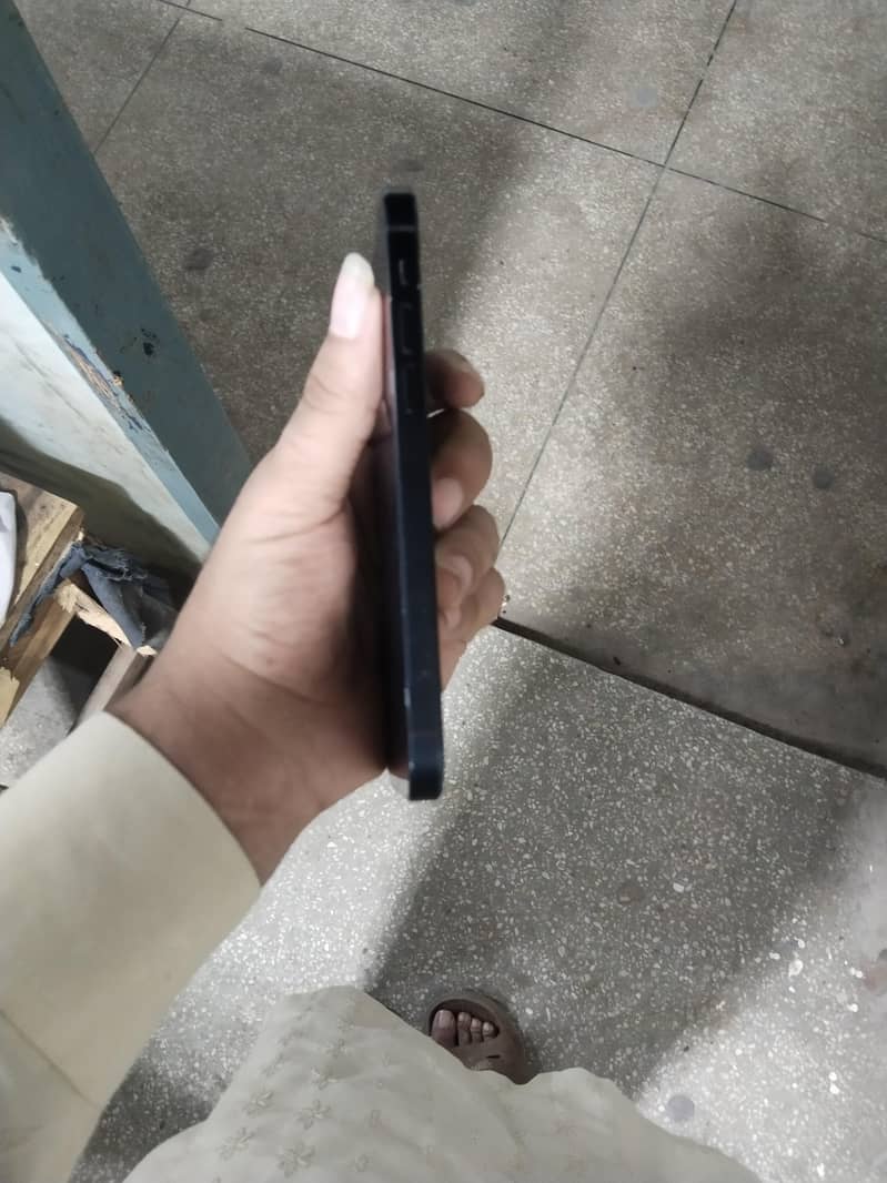 Apple iPhone 12 2