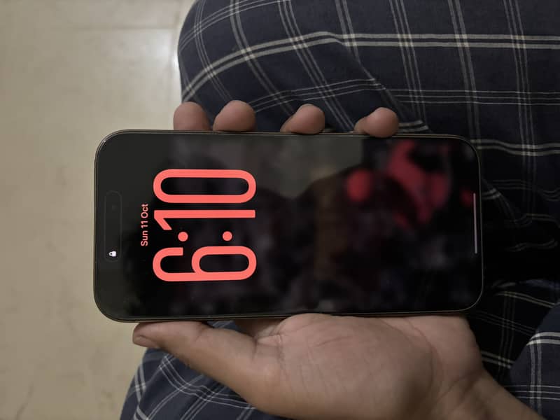 Apple iPhone 16 Pro Max 3