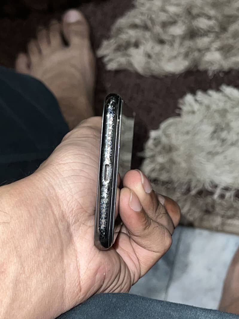 Apple iPhone X 4