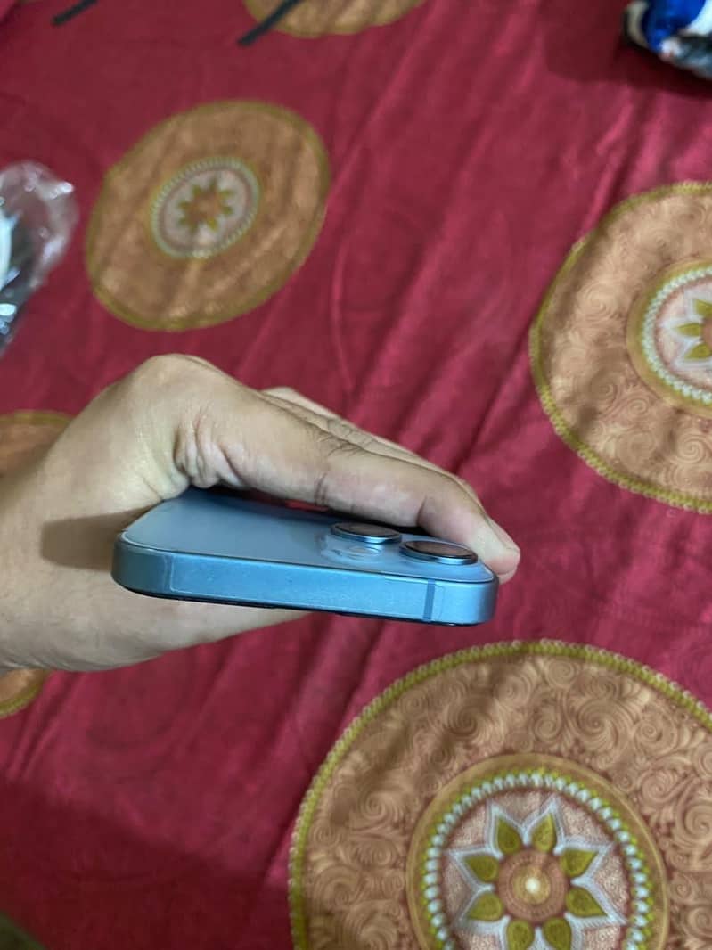 Apple iPhone 14 4