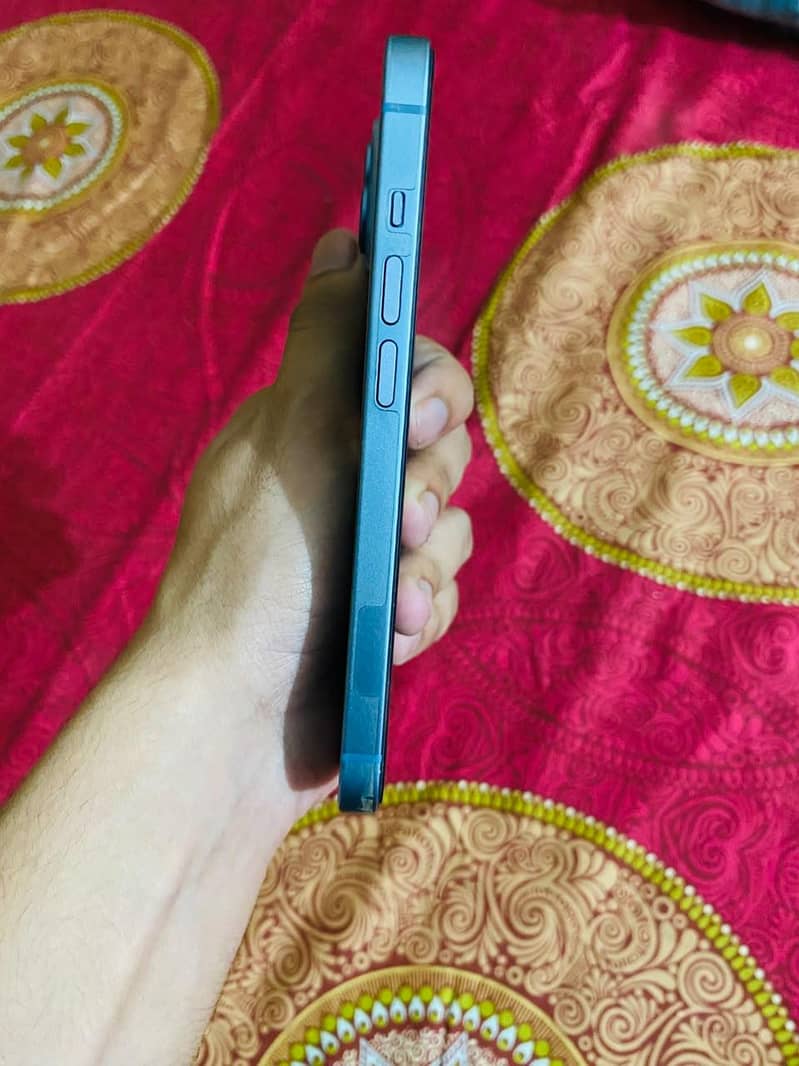 Apple iPhone 14 5