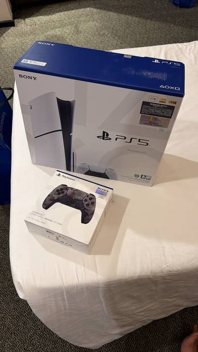 PlayStation 5 Disc Version (1TB)  with 1 Brand new controller