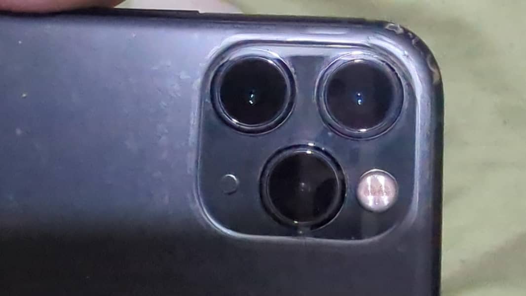 Apple iPhone 11 Pro Max 2