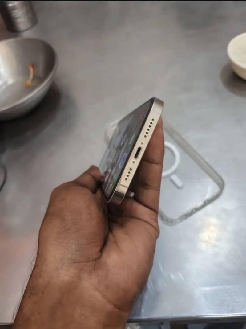 Apple iPhone 13 Pro Max 6