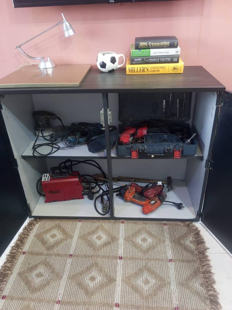 Good condition table 2