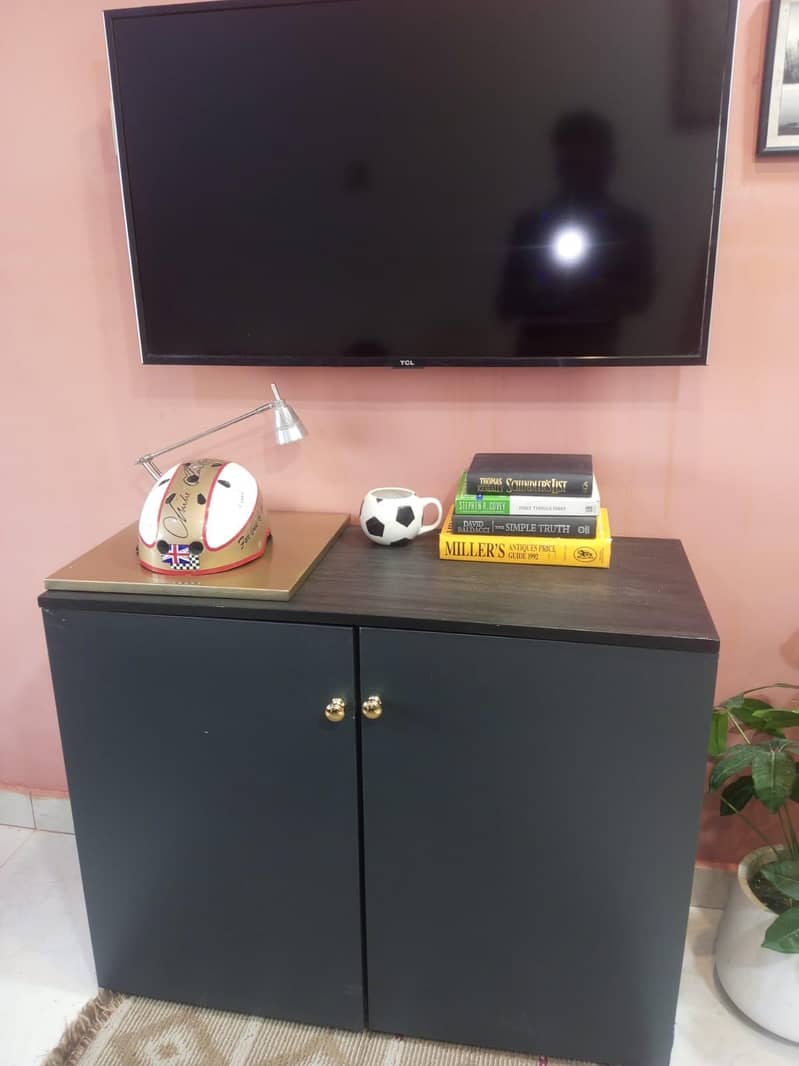 Good condition table 4