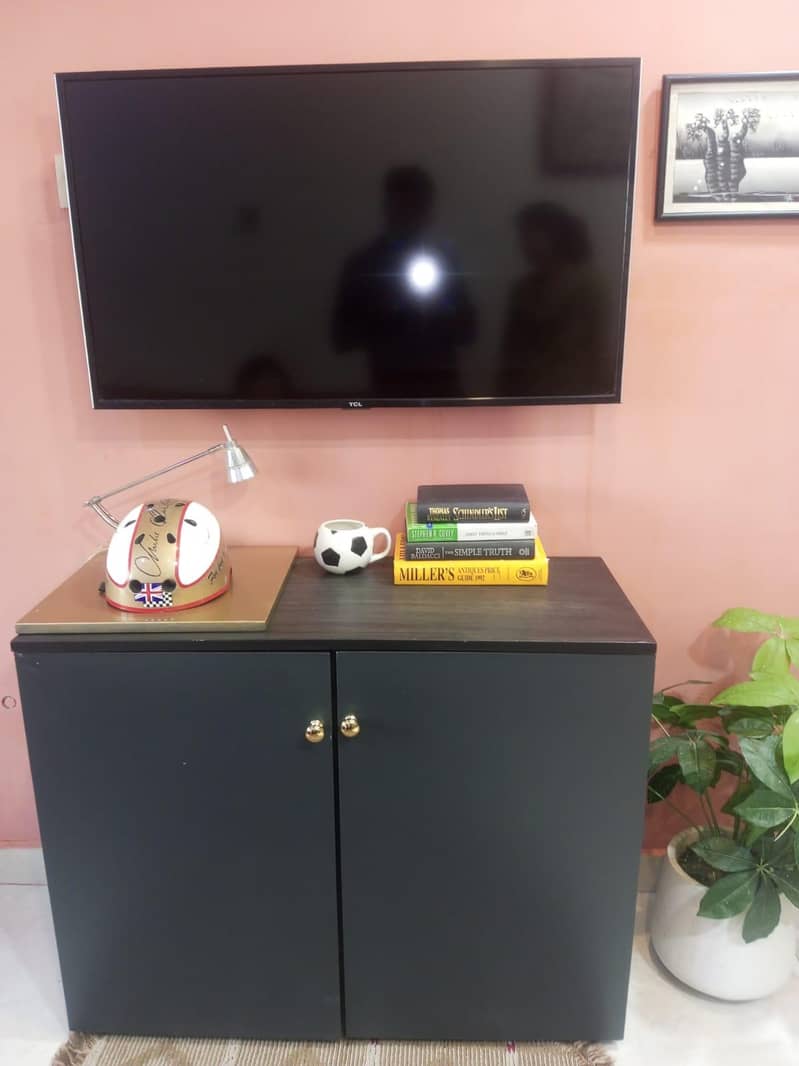 Good condition table 5
