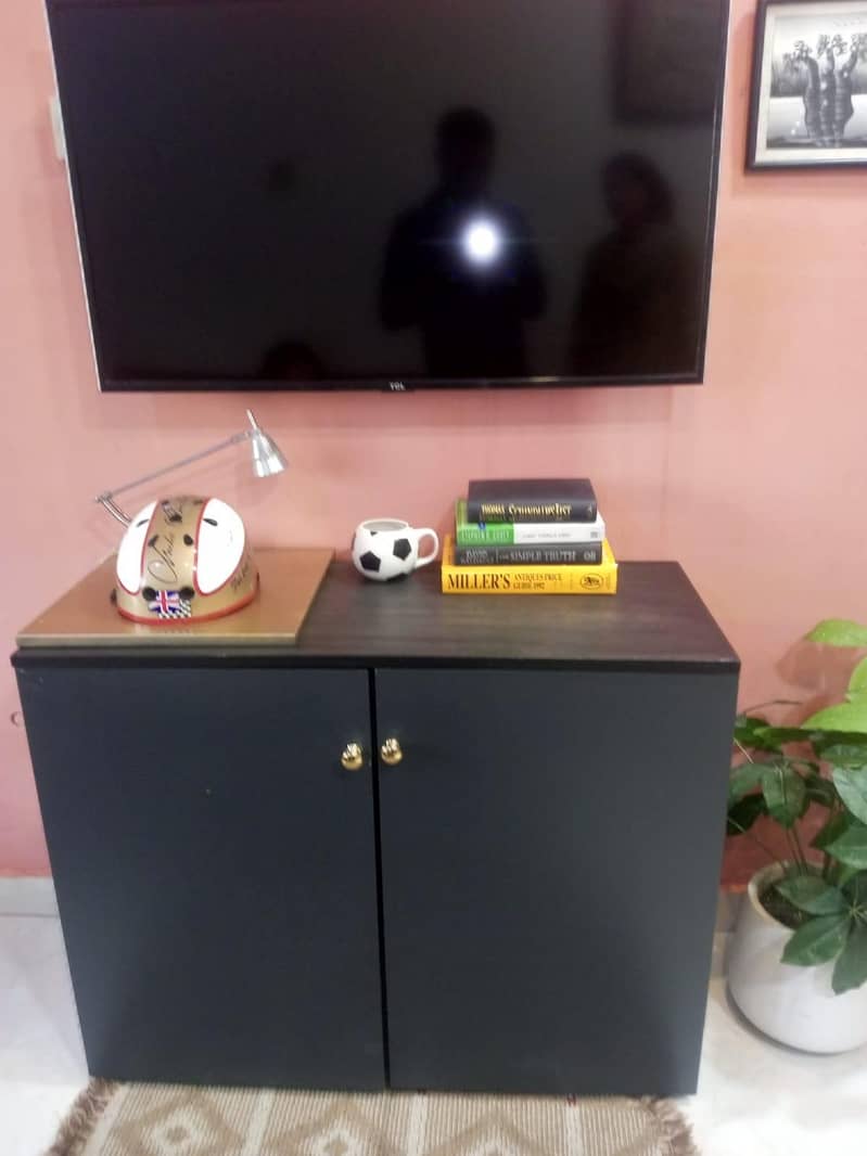 Good condition table 6