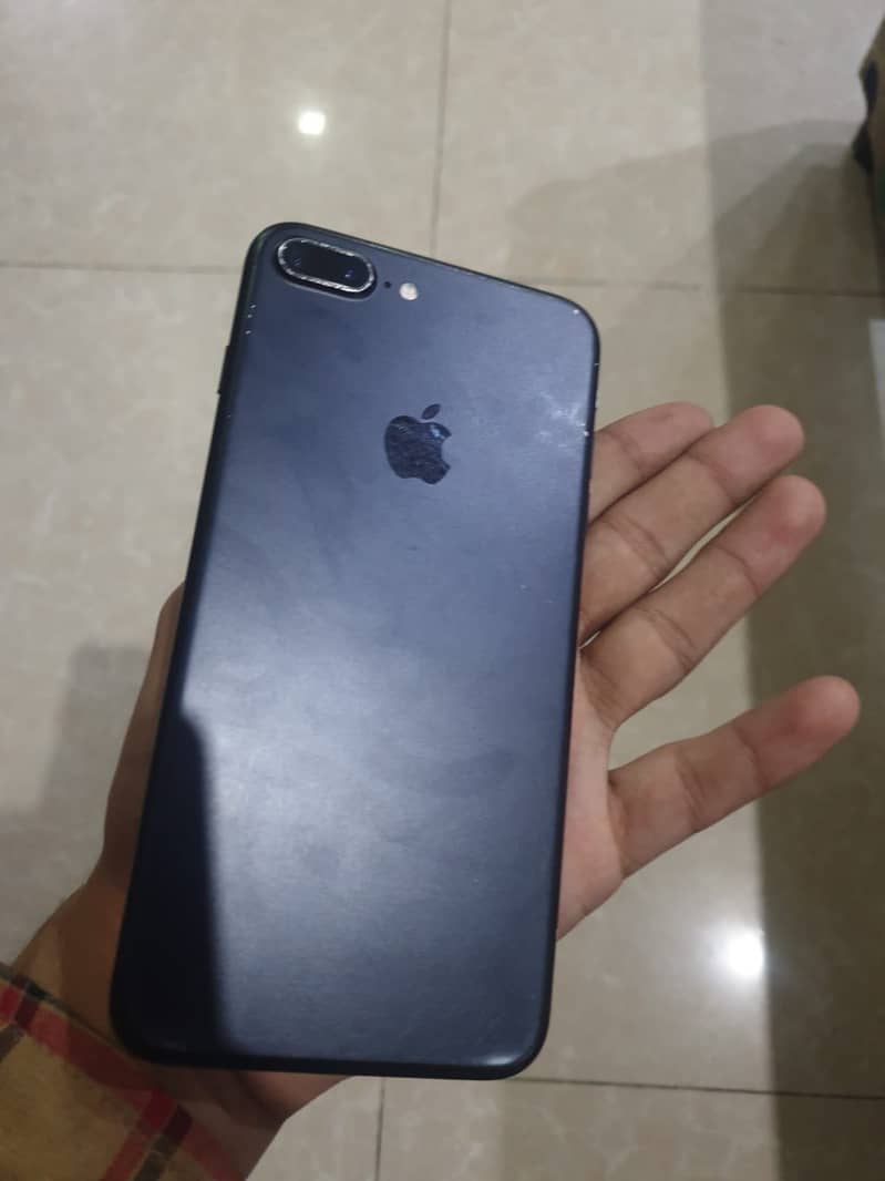 Apple iPhone 7 Plus 3