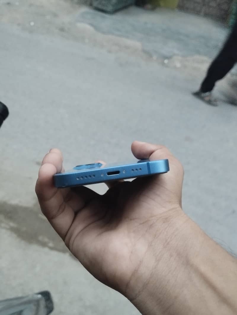 Apple iPhone 13 3