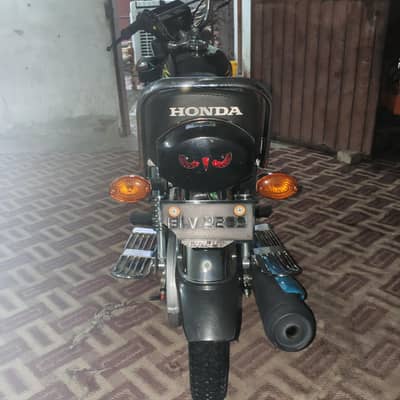 10 by 10 condition all ok modified front light sath mein nahin Hogi