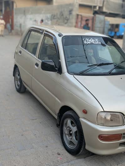 Daihatsu Cuore 2012