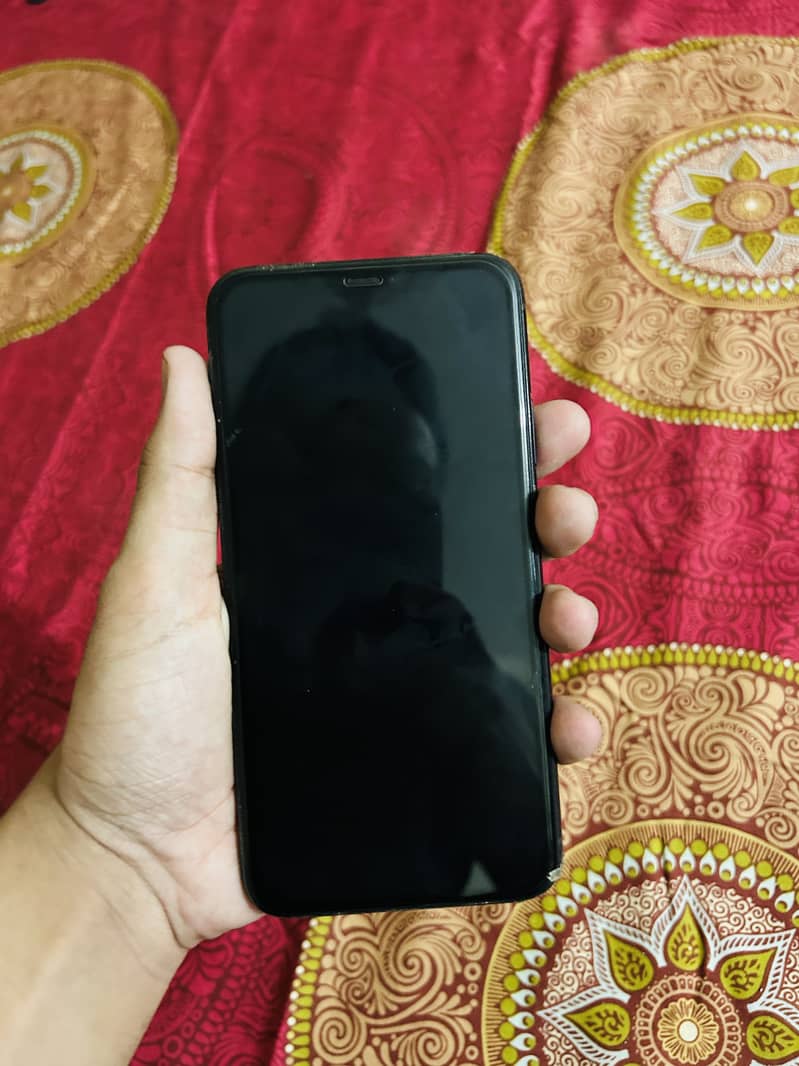 Apple iPhone 11 Pro Max 2