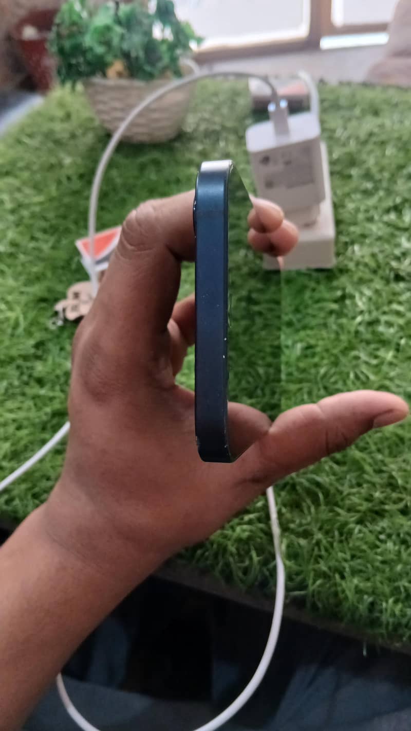 Apple iPhone 12 2