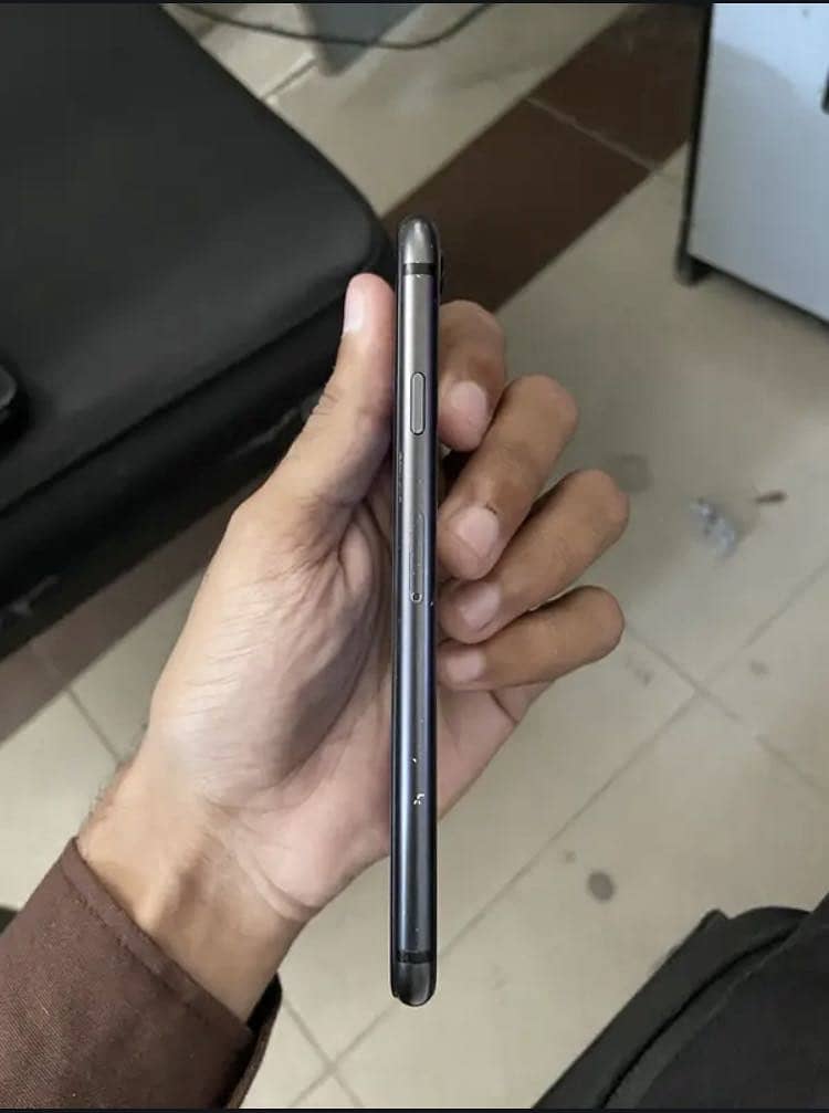Apple iPhone 8 5