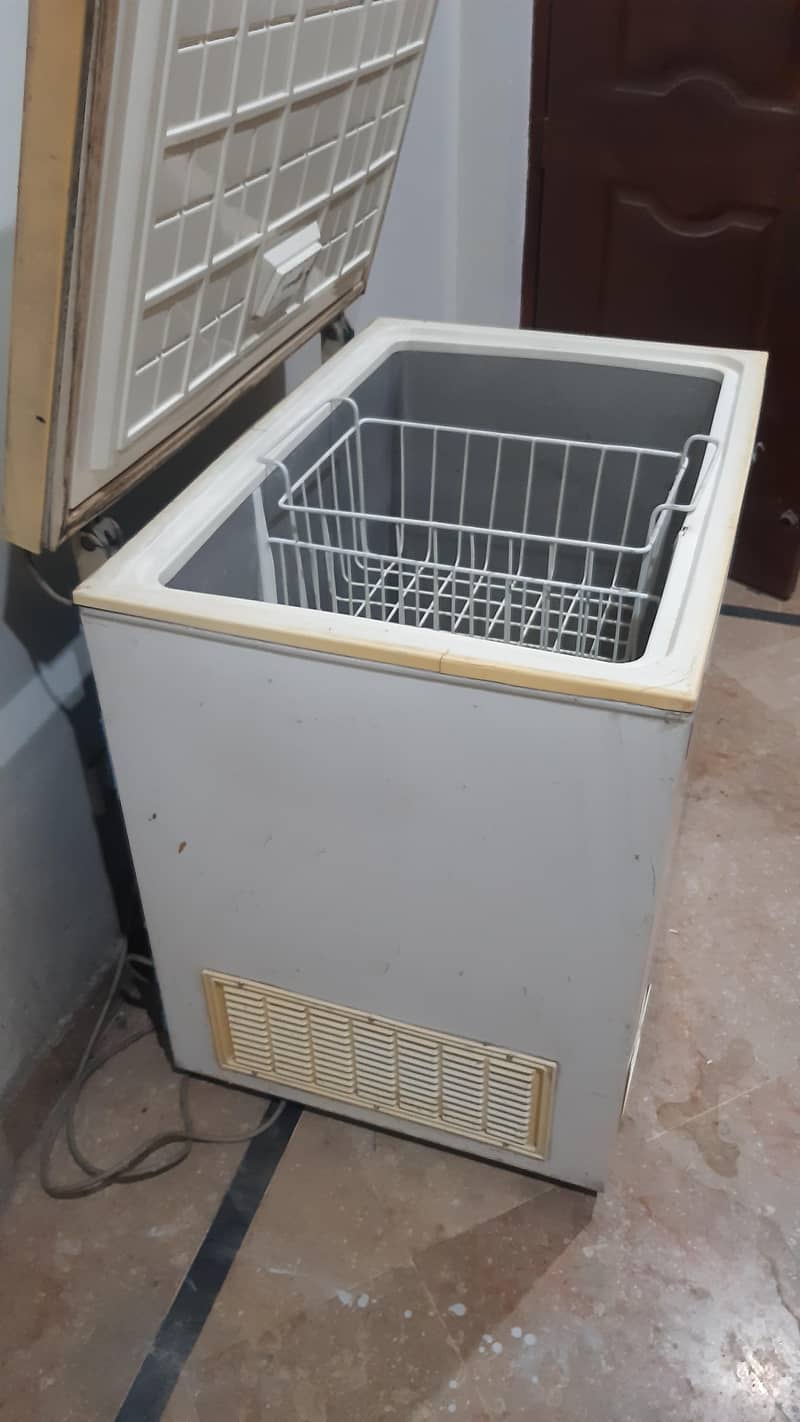 Waves deep freezer 1