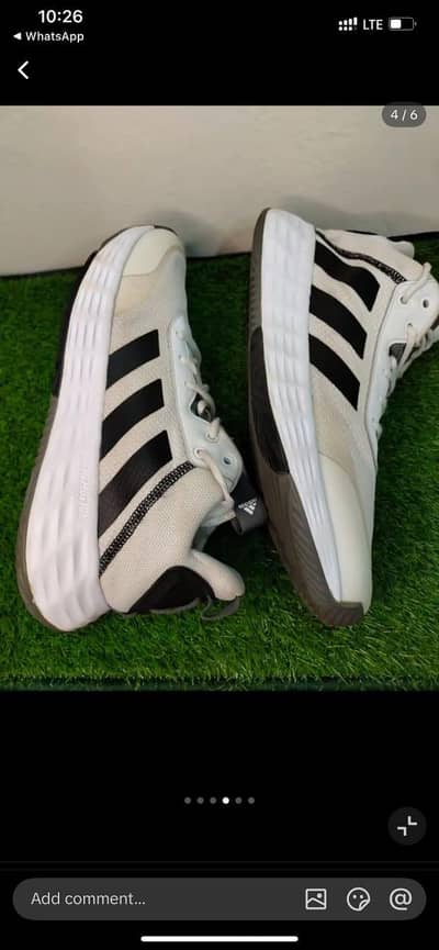 branded shoes available 10/10