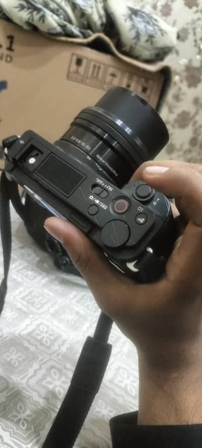 Sony Zve10 for sell 10/10 condition 2 battries, 64 gb memory card