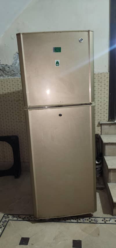 10/10 FRIDGE FOR SALE