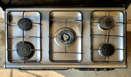Cooking Range 5 burner and baking compartment