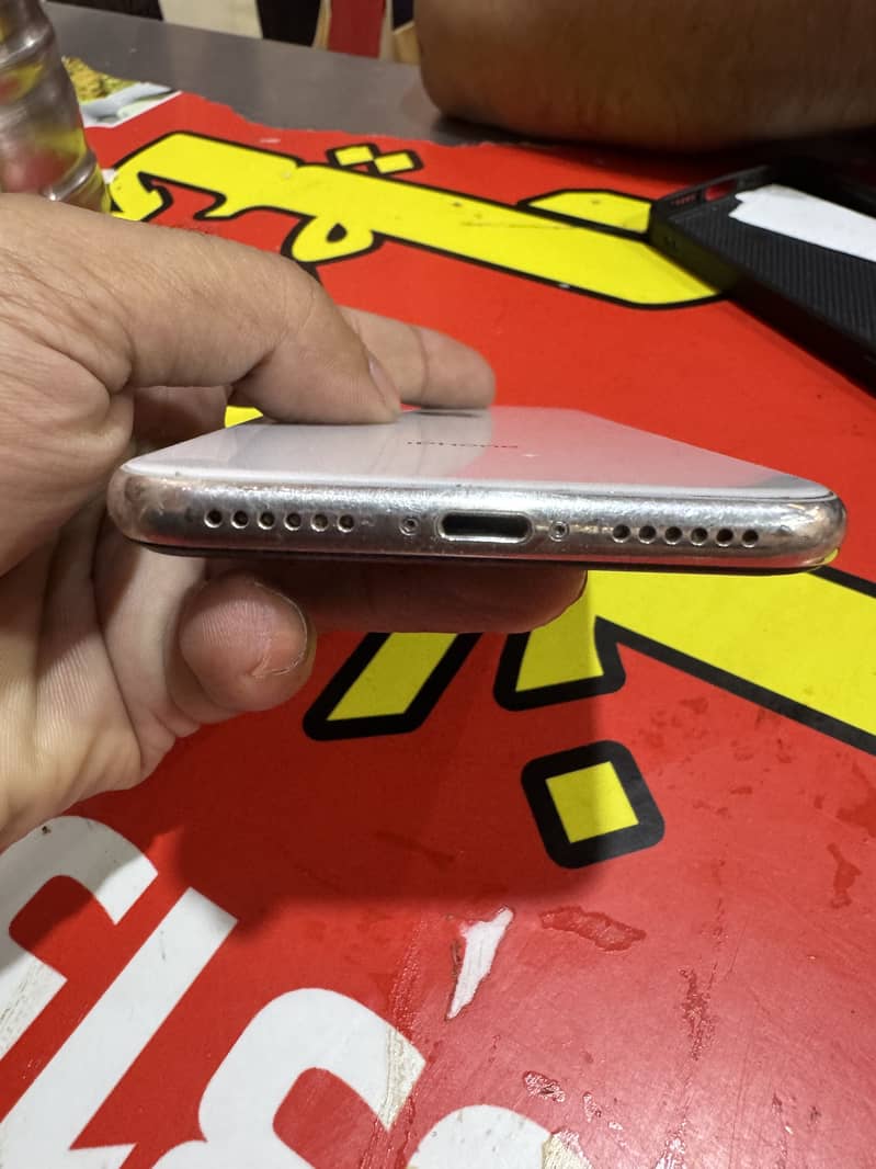 Apple iPhone X 6