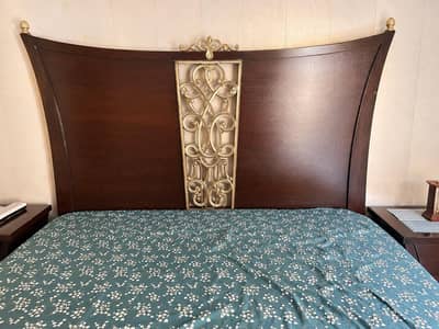 Bed Set | King size bed + 2 bedside tables + dressing table