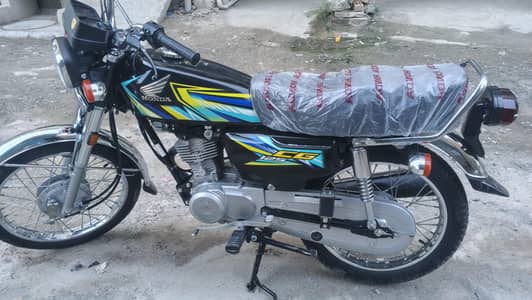 Honda 125 Black
