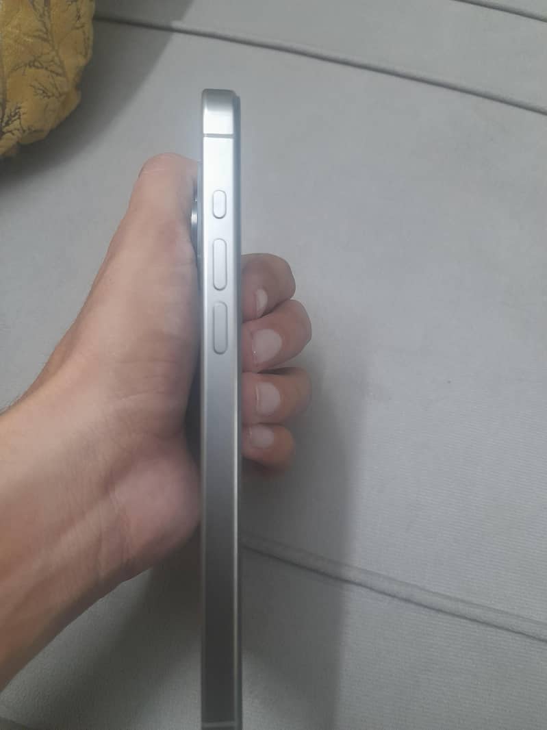 Apple iPhone 15 Pro Max 1